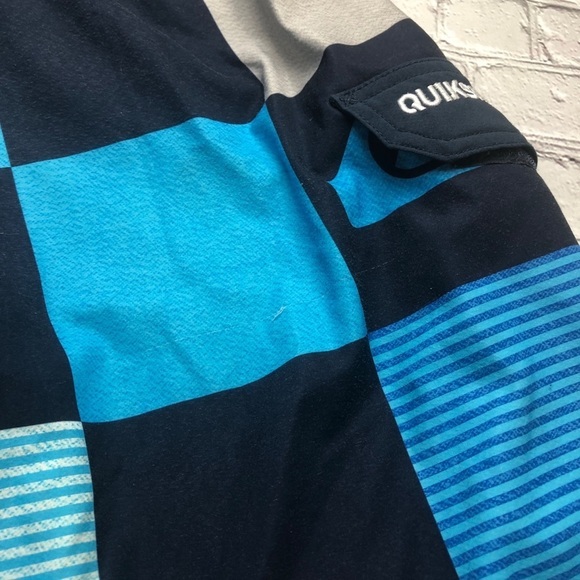 Quiksilver graphic blue black and green board shorts size 30 - Picture 7 of 7